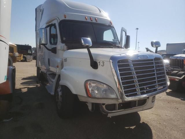  Salvage Freightliner Cascadia 1