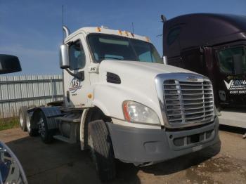  Salvage Freightliner Cascadia 1