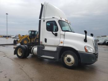  Salvage Freightliner Cascadia 1