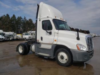  Salvage Freightliner Cascadia 1