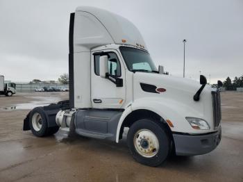  Salvage Peterbilt 579
