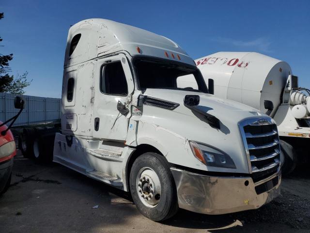  Salvage Freightliner Cascadia 1
