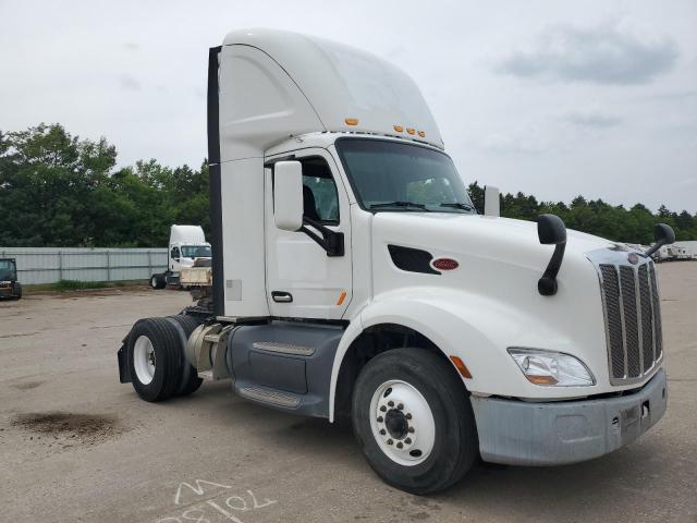  Salvage Peterbilt 579