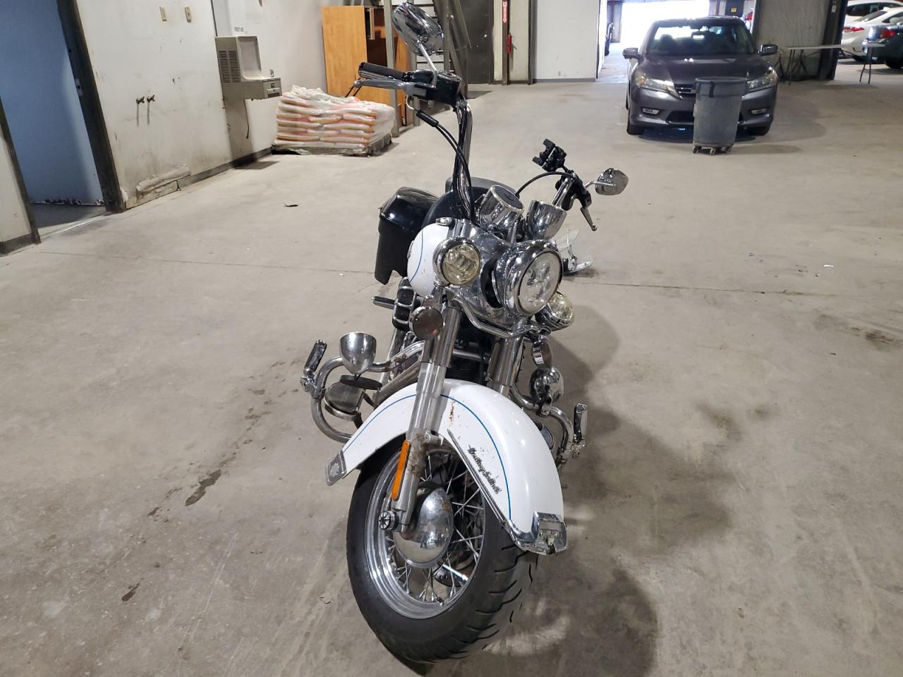 Harley-Davidson Fl Heritage Softail Classic Image 9