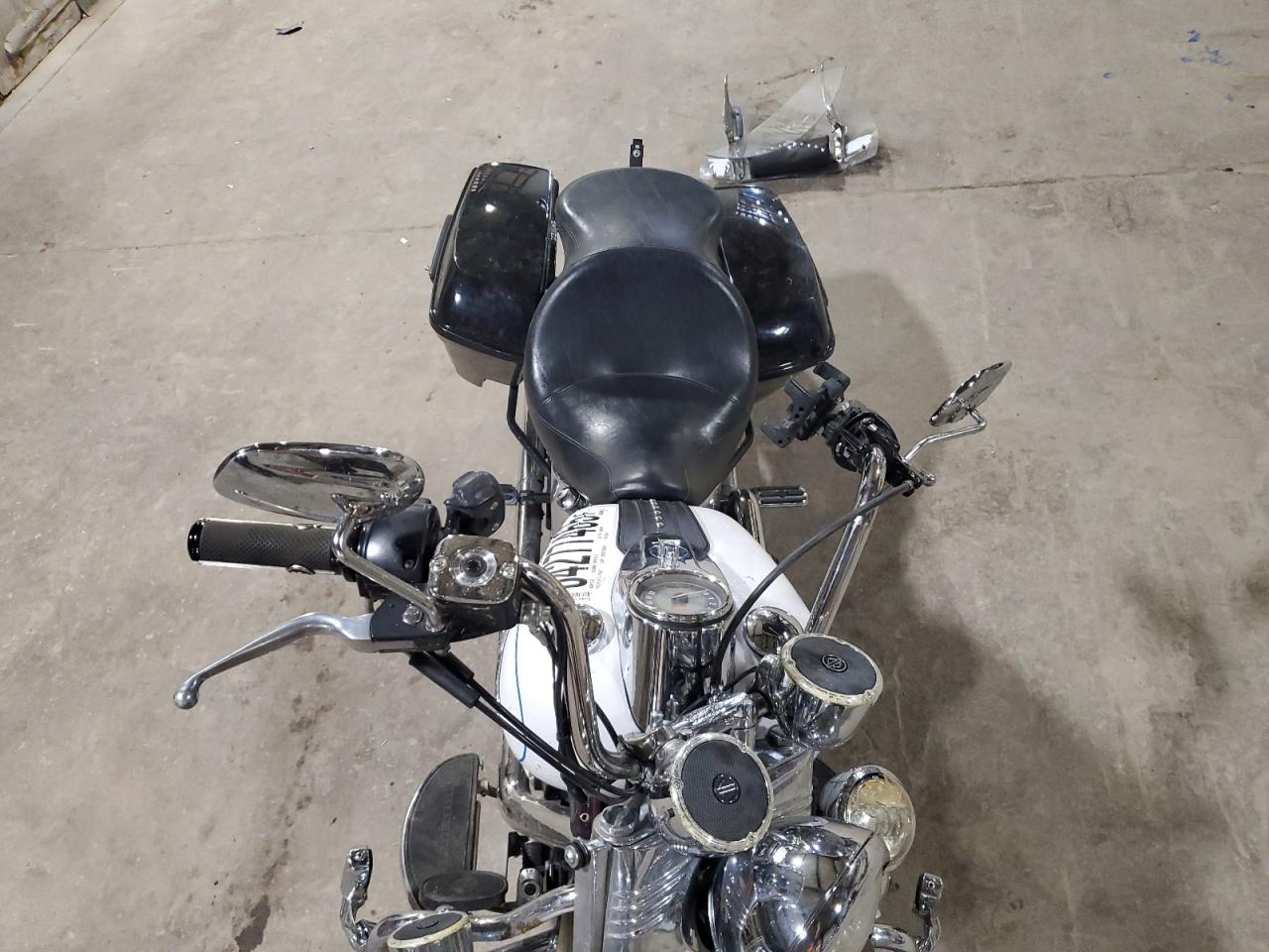 Harley-Davidson Fl Heritage Softail Classic Image 4