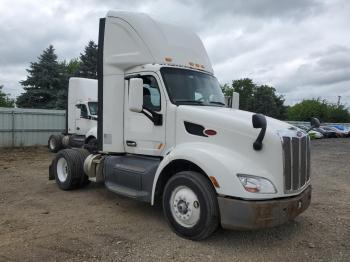  Salvage Peterbilt 579