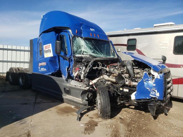  Salvage Freightliner Cascadia 1