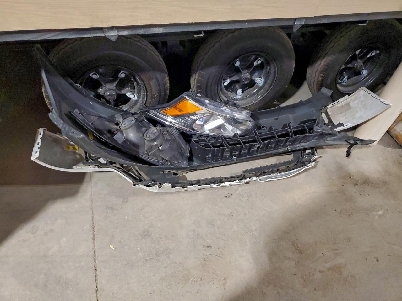 Ford Transit T-250 Image 14