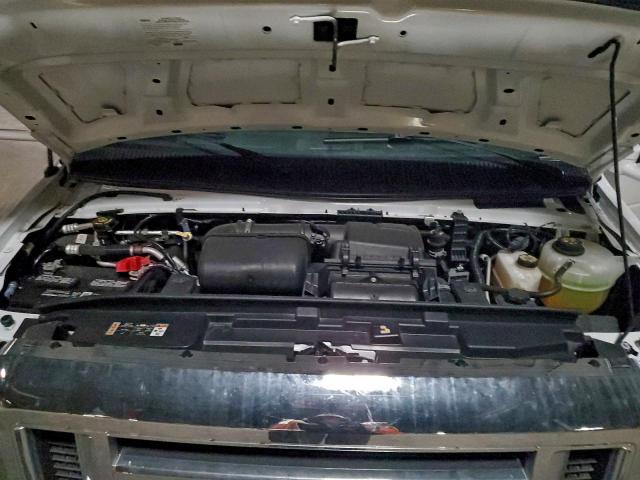 Ford Econoline E450 Super Duty Cutaway Van Image 5