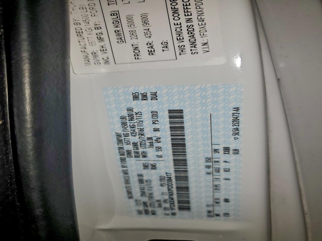 Ford Econoline E450 Super Duty Cutaway Van Image 7