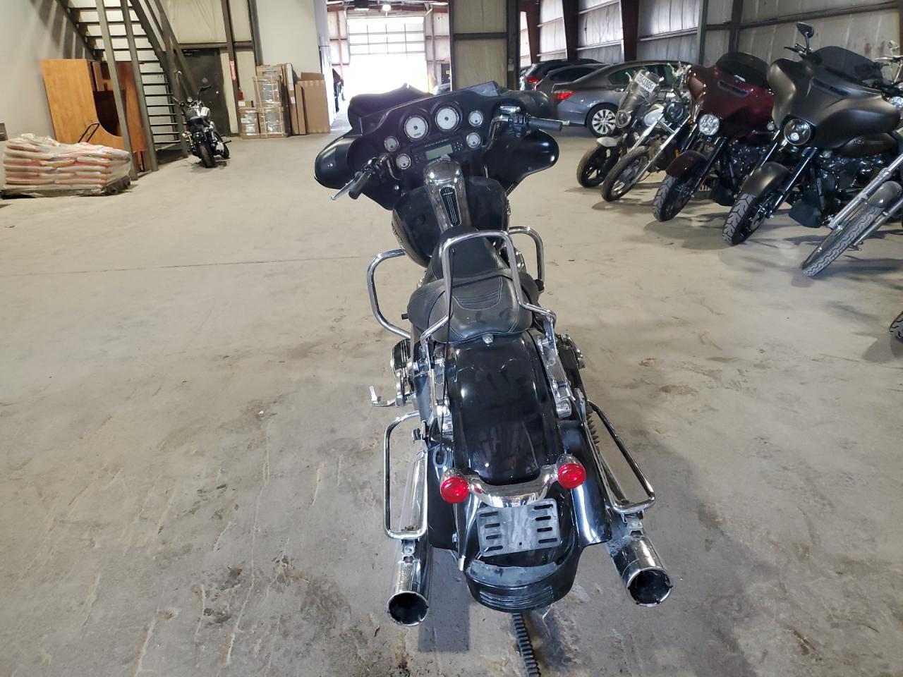 Harley-Davidson Fl Image 3